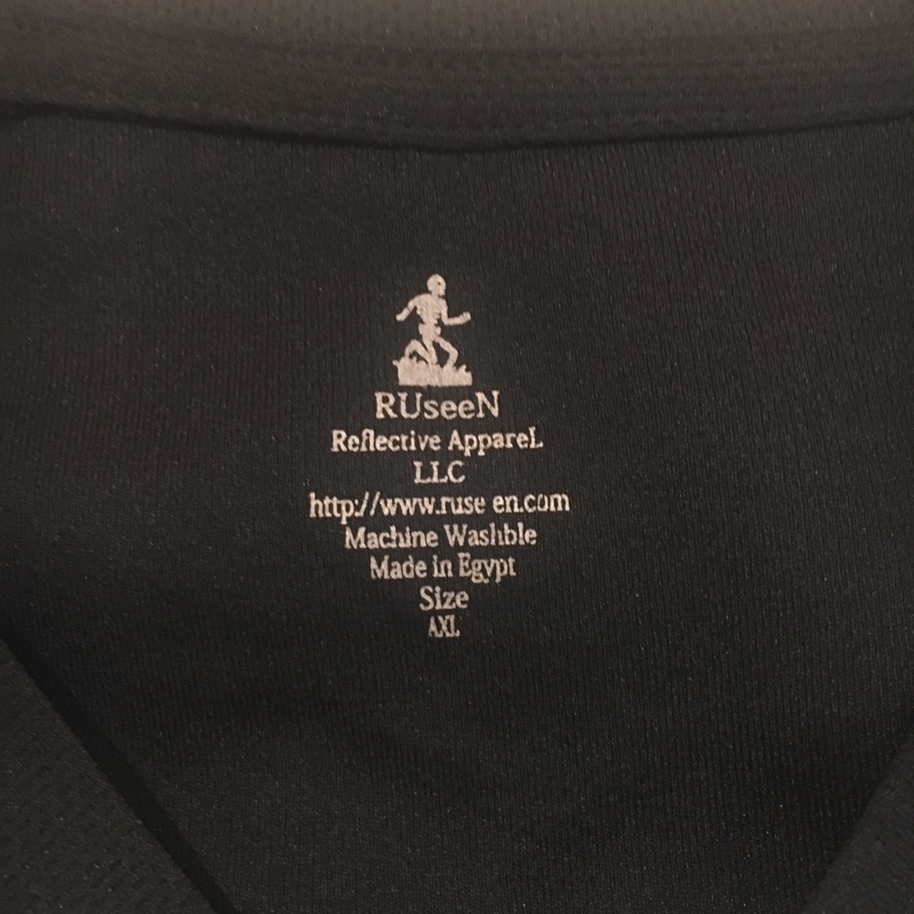 🍷NEW PRICE🍷REFLECTIVE RUN SHIRT “RUN FOR WINE” - Picture 3 of 4